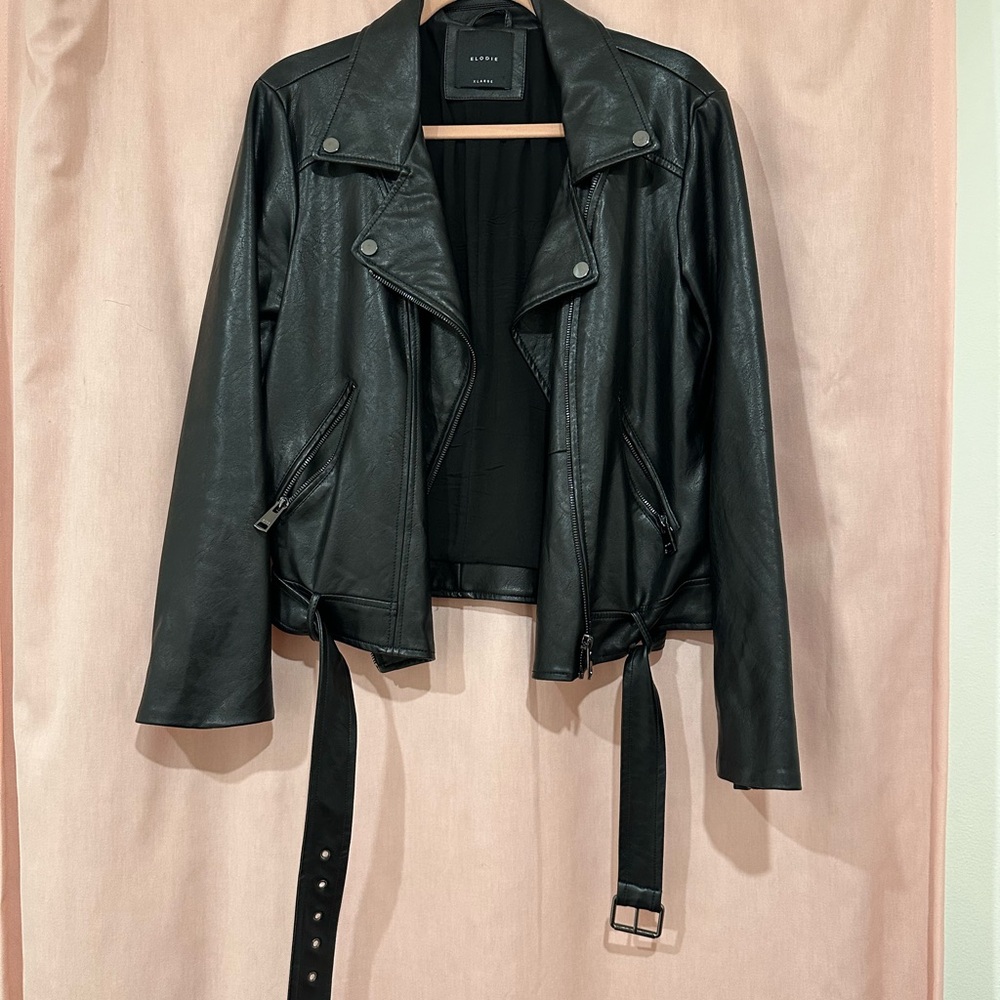 Elodie Black Leather Biker Jacket with Wide Lapel Collar and Diagonal Zipper